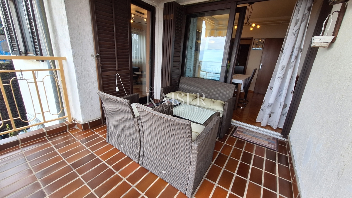 Opatija, stanovanje v drugem nadstropju stanovanjske stavbe z balkonom