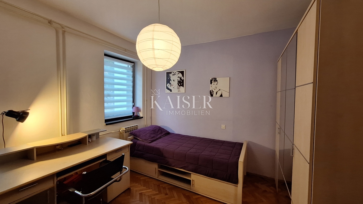 Opatija, stanovanje v drugem nadstropju stanovanjske stavbe z balkonom