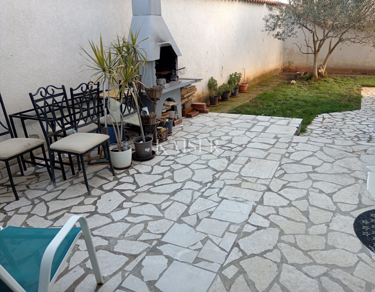 Istra - Medulin, stanovanje v 1. nadstropju s prostorno teraso in lepo razporeditvijo