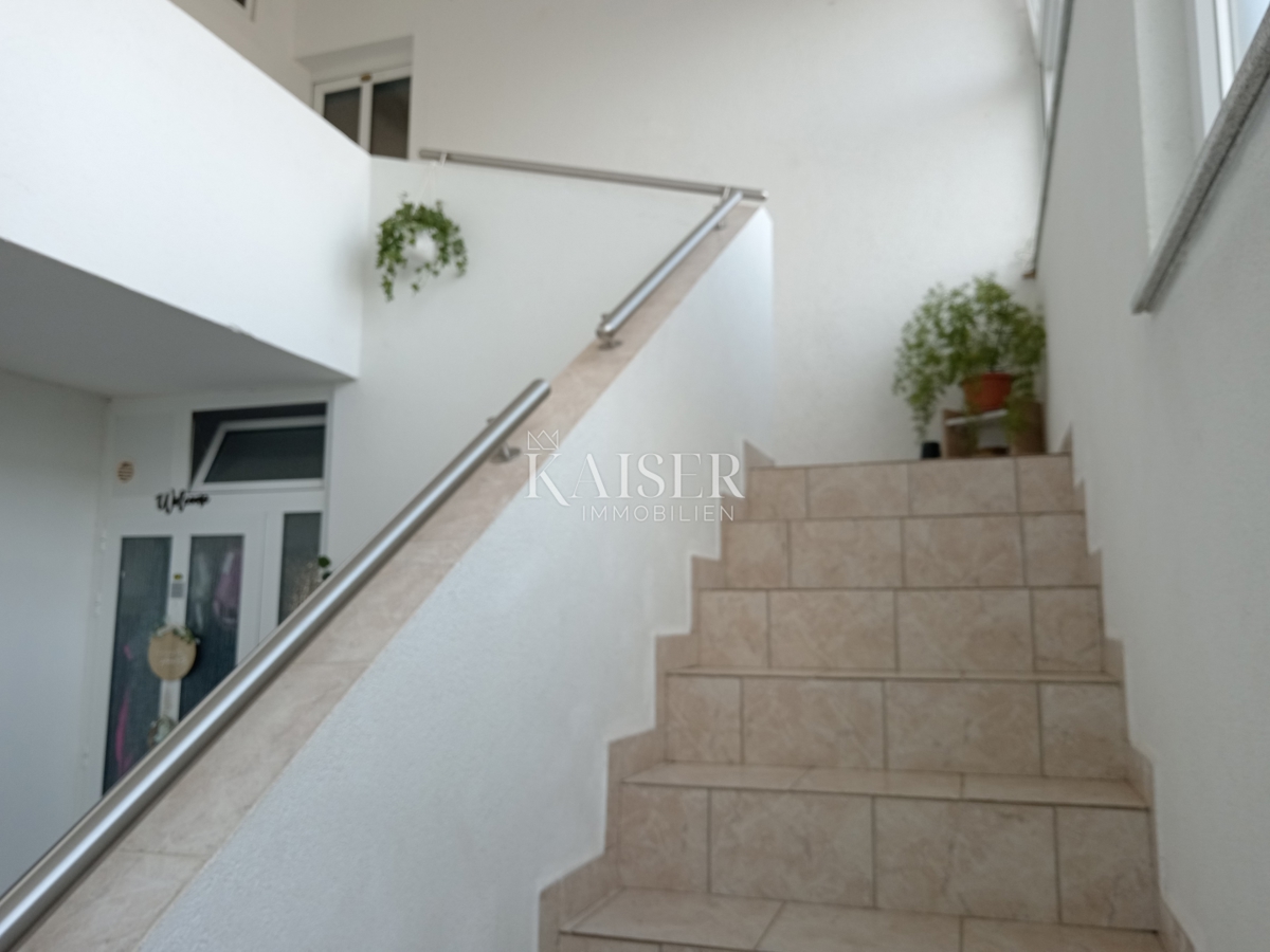 Istra - Medulin, stanovanje v 1. nadstropju s prostorno teraso in lepo razporeditvijo