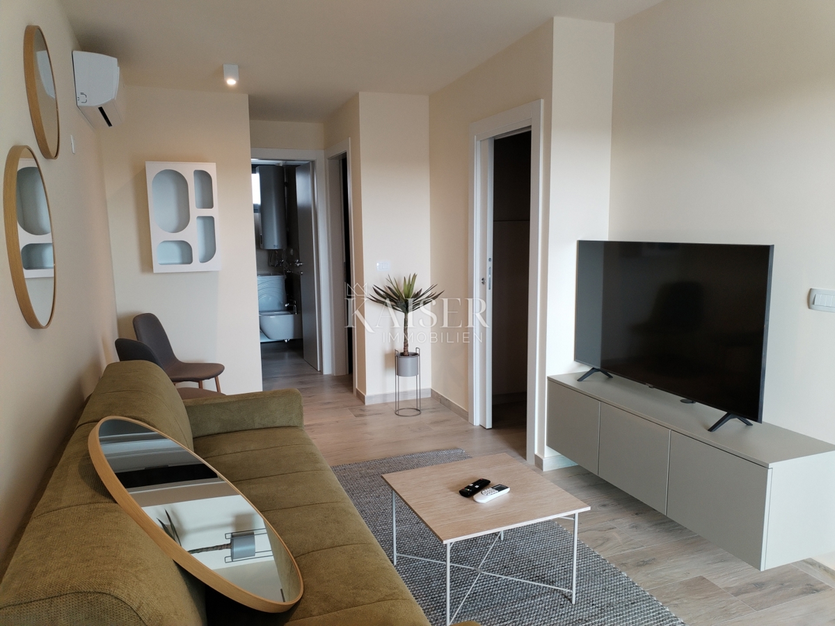 Istra, območje Umaga, stanovanje 71m2, pogled na morje