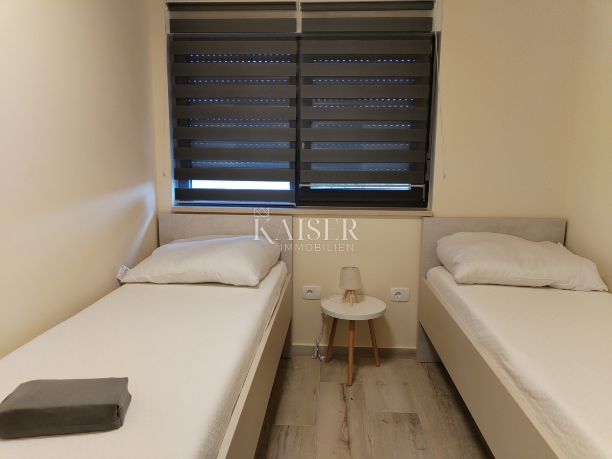 Istra, območje Umaga, stanovanje 71m2, pogled na morje