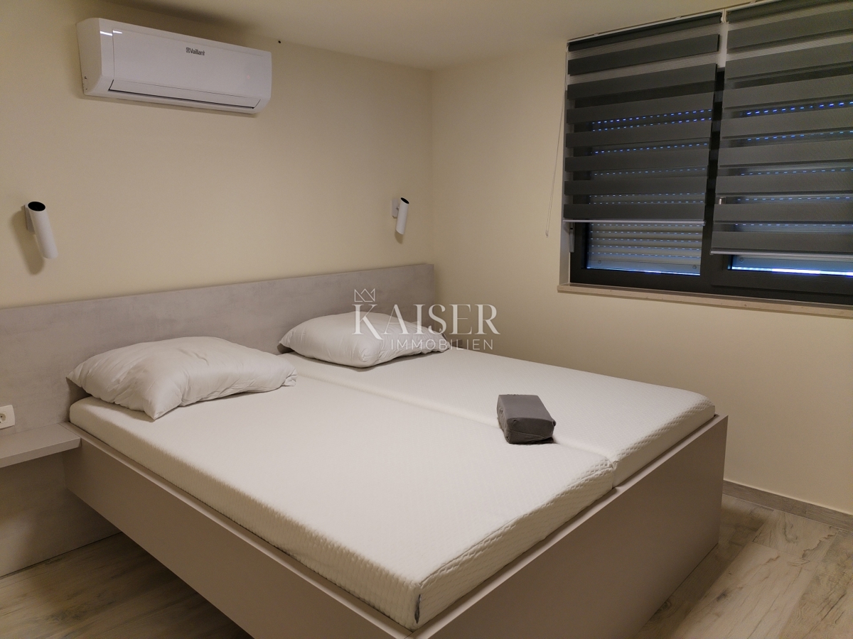 Istra, območje Umaga, stanovanje 71m2, pogled na morje