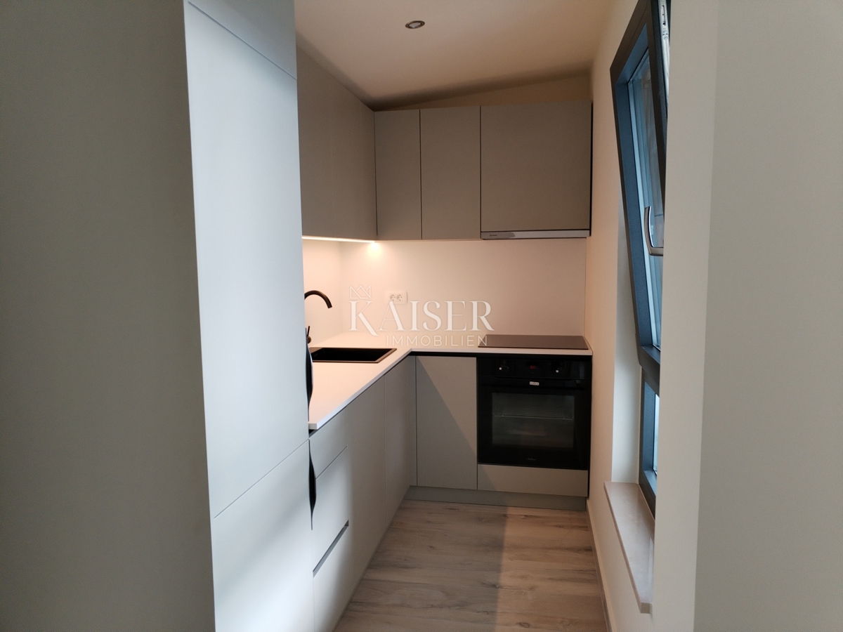 Istra, območje Umaga, stanovanje 71m2, pogled na morje