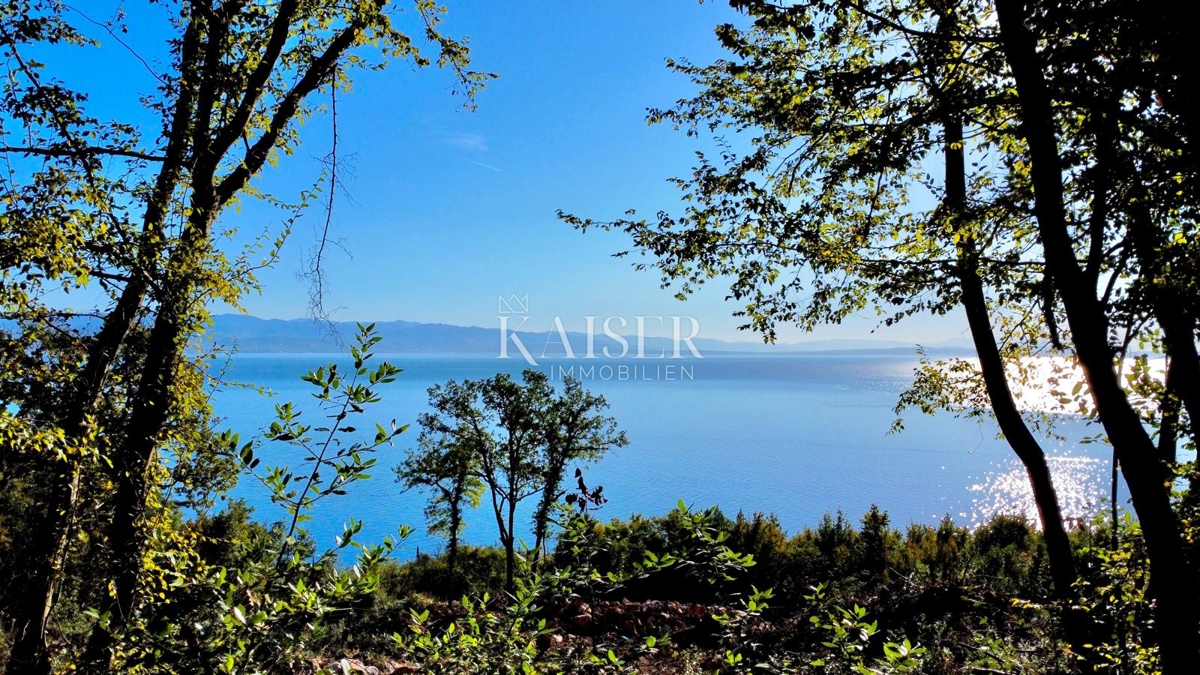 Opatija - Ičići, ekskluzivno trosobno stanovanje s panoramskim pogledom na morje