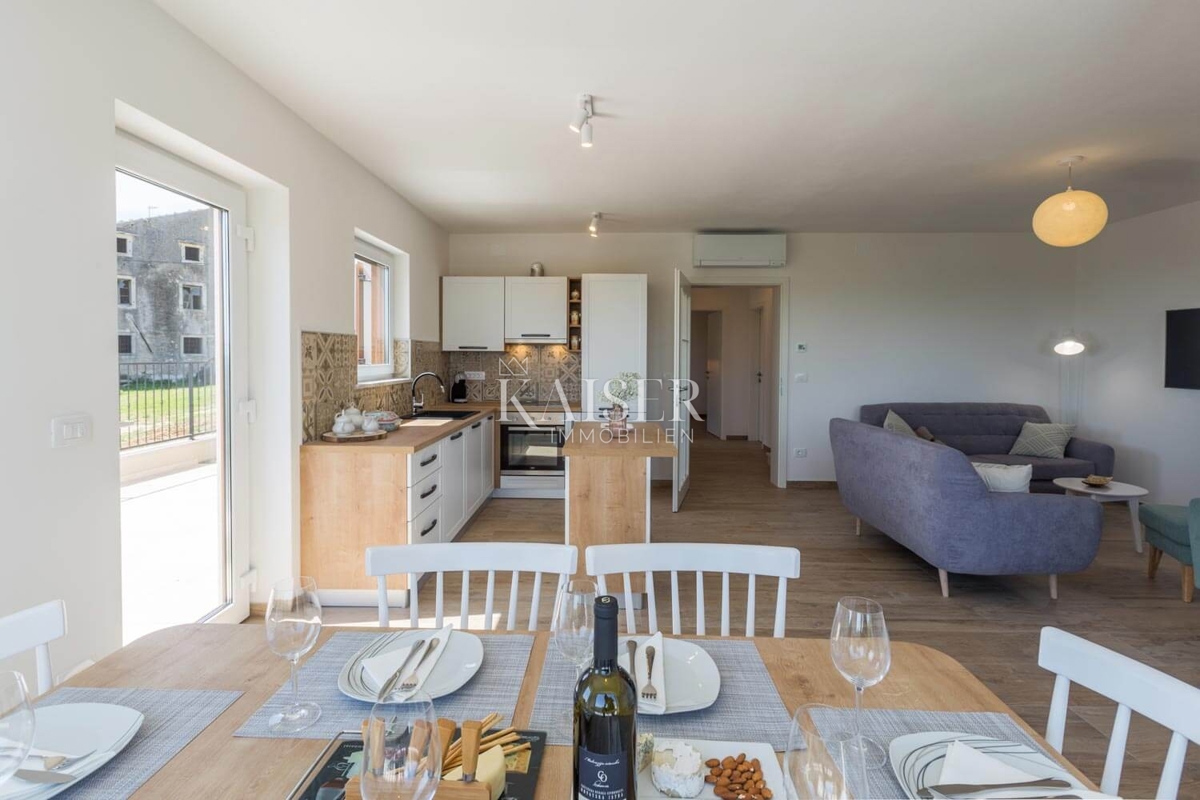 Istra, Buje - Hiša 150m2 z bazenom in pogledom na morje