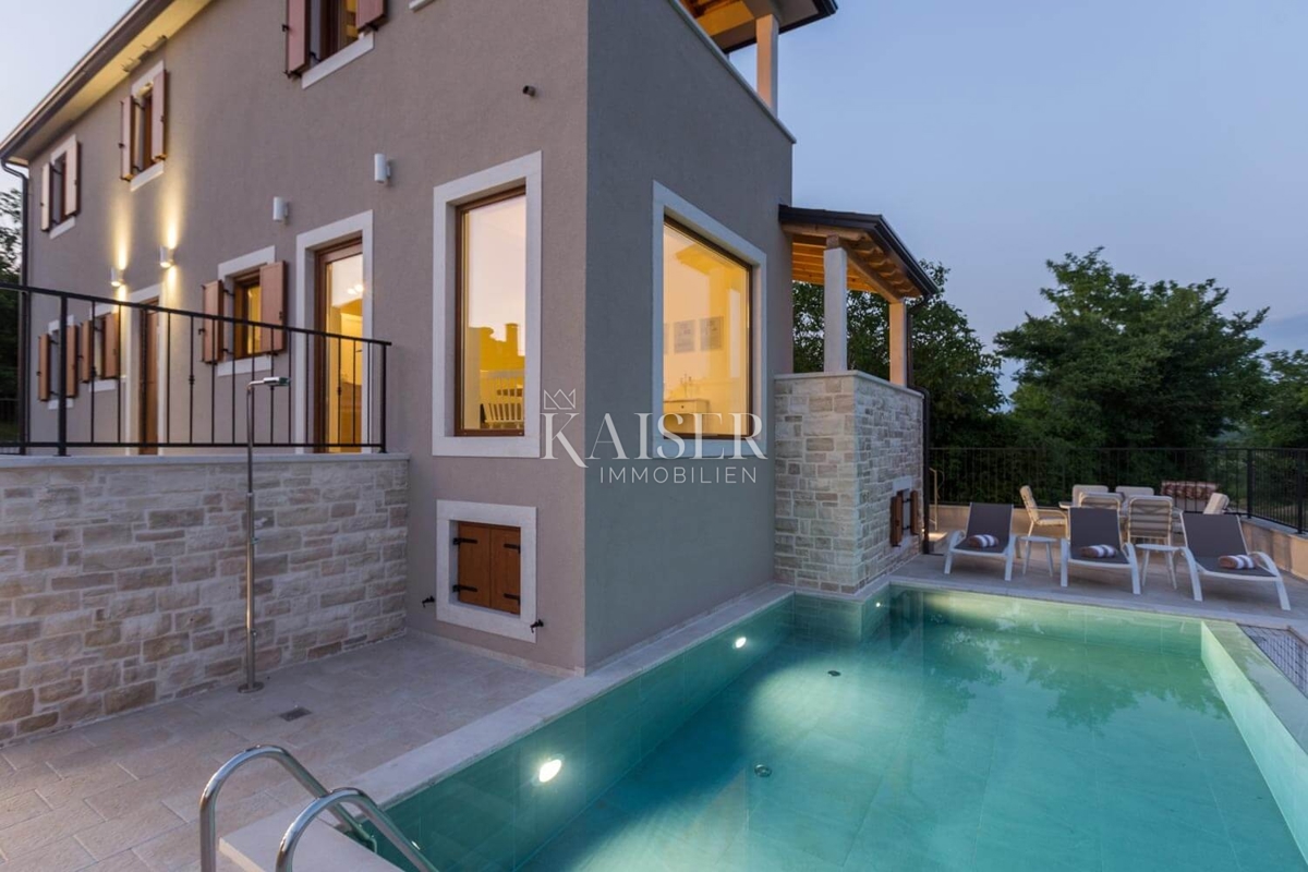 Istra, Buje - Hiša 150m2 z bazenom in pogledom na morje