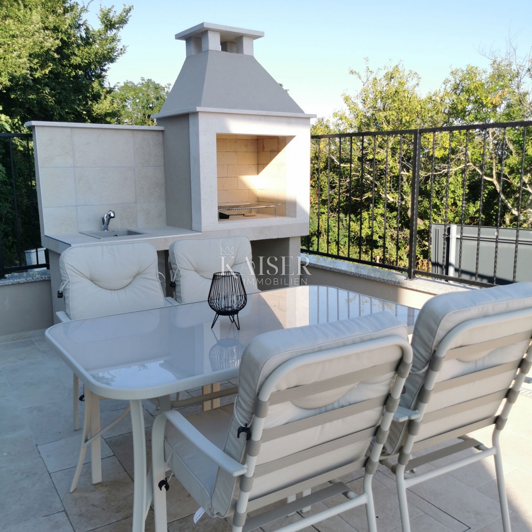 Istra, Buje - Hiša 150m2 z bazenom in pogledom na morje