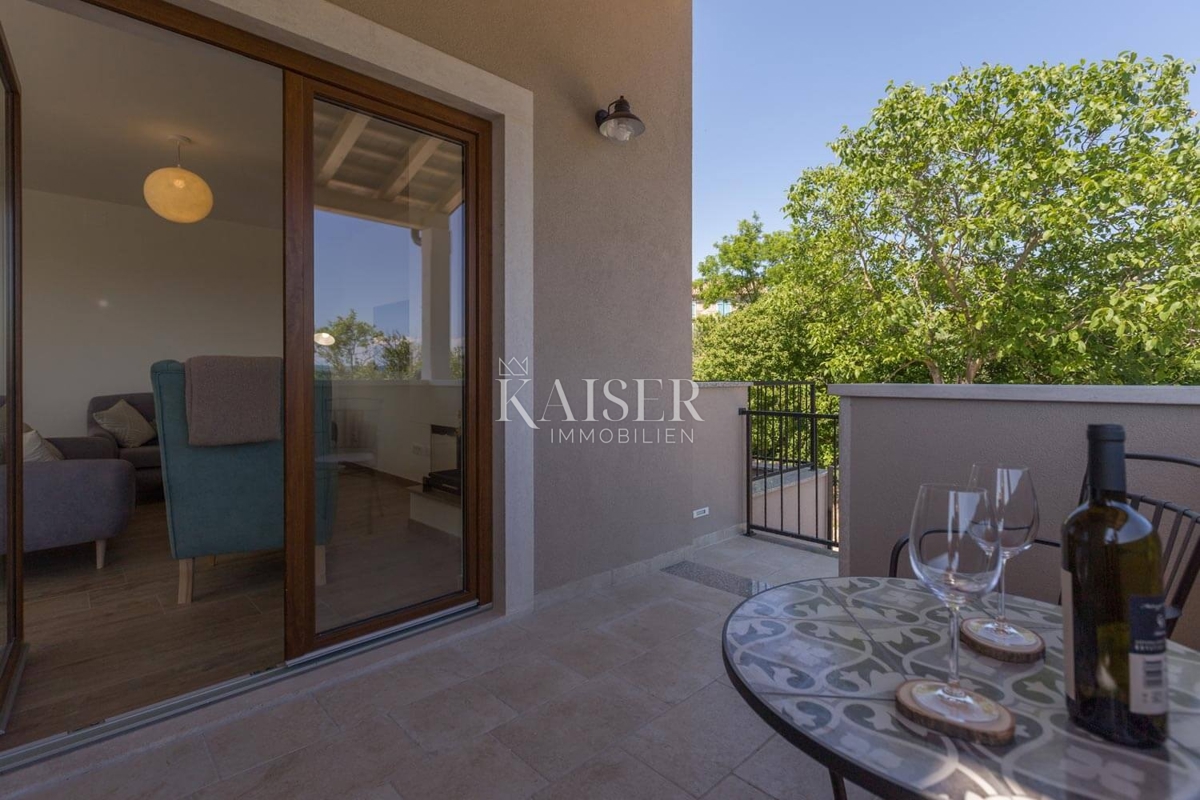 Istra, Buje - Hiša 150m2 z bazenom in pogledom na morje