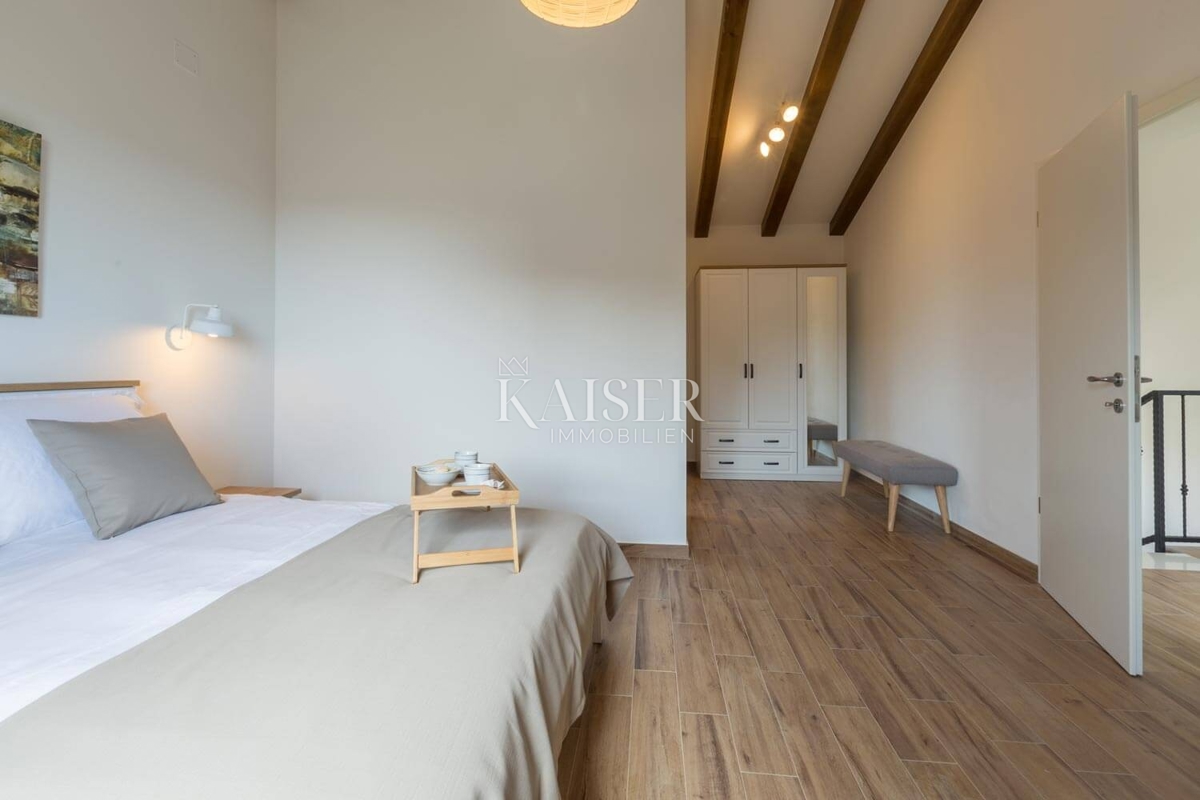 Istra, Buje - Hiša 150m2 z bazenom in pogledom na morje