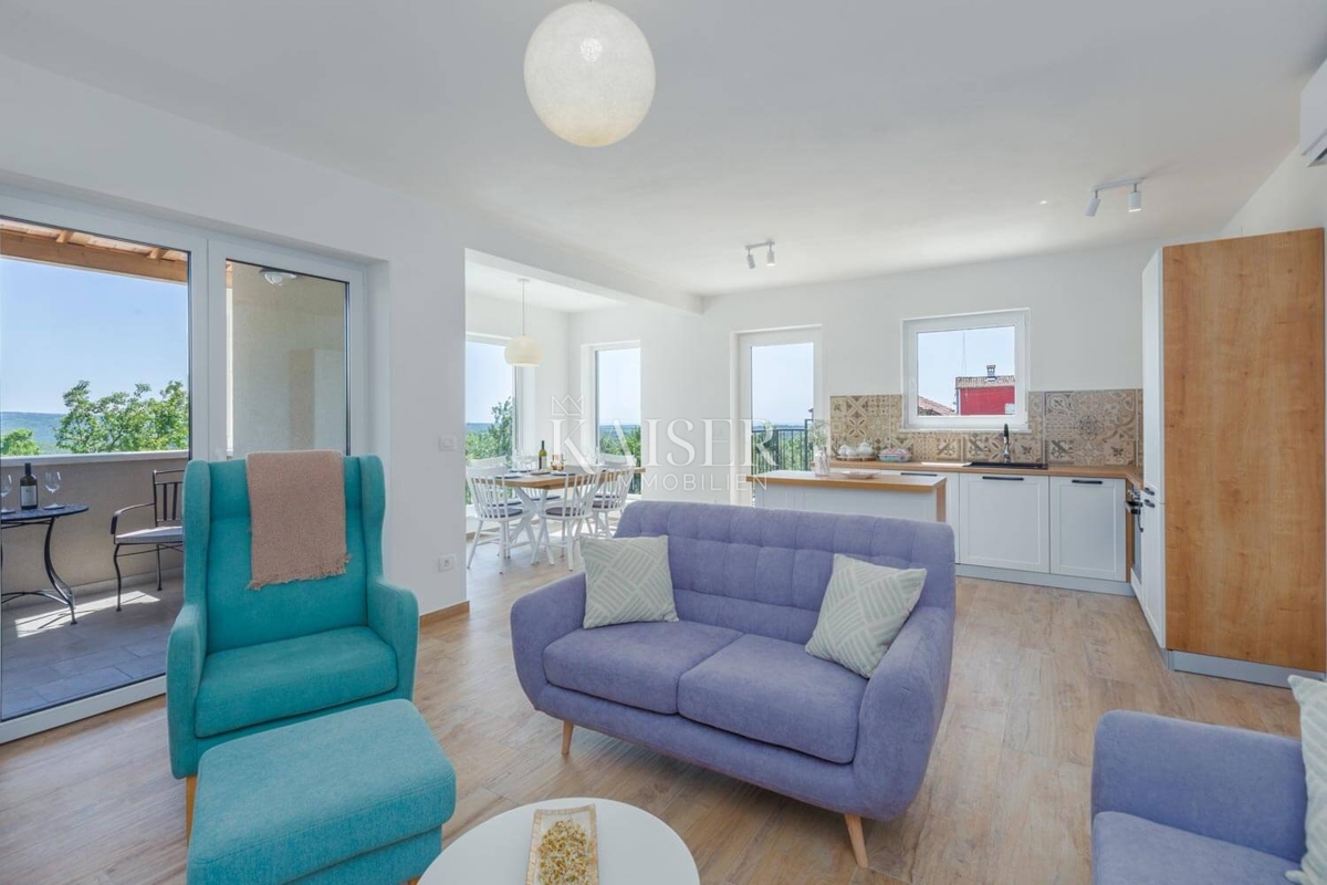 Istra, Buje - Hiša 150m2 z bazenom in pogledom na morje