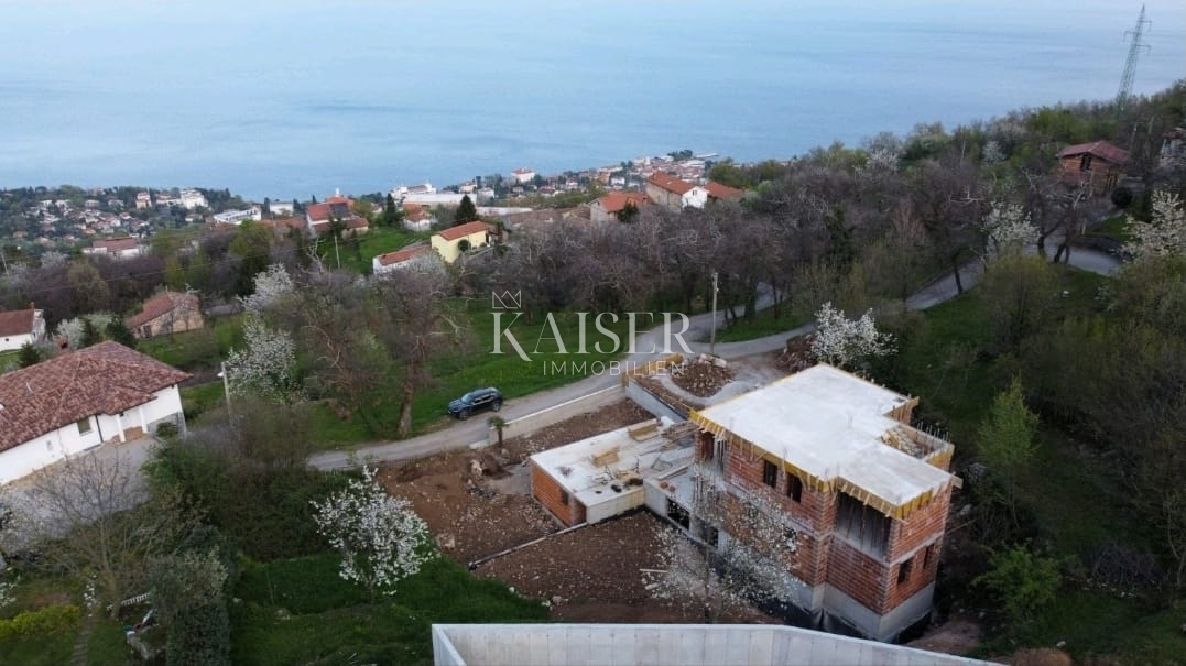 Lovran – dve hiši v gradnji s panoramskim razgledom na Kvarner