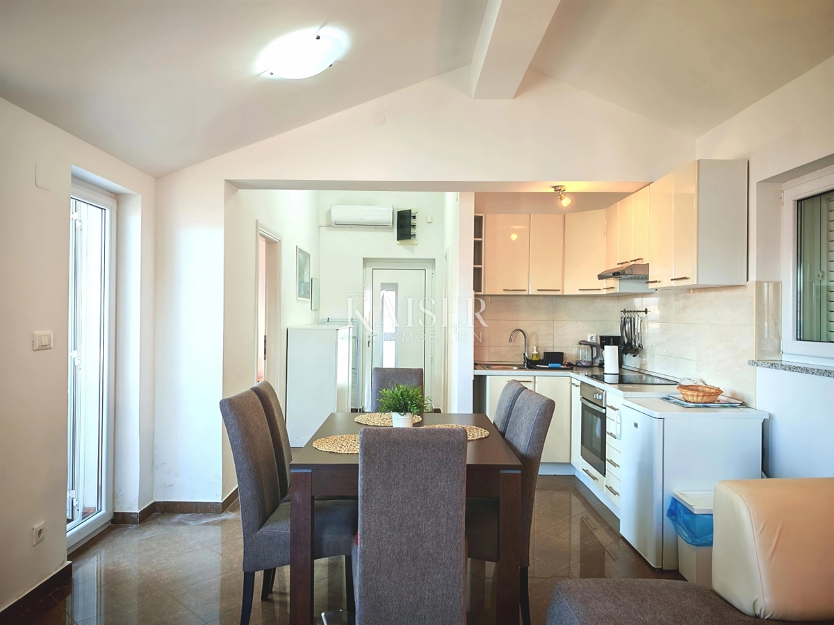 Otok Krk, Čižići - dvosobno stanovanje 55m2, le 60m od morja