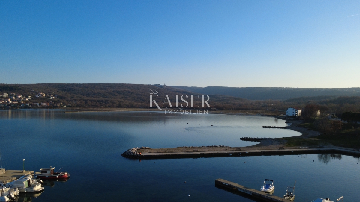 Otok Krk, Čižići - dvosobno stanovanje 55m2, le 60m od morja