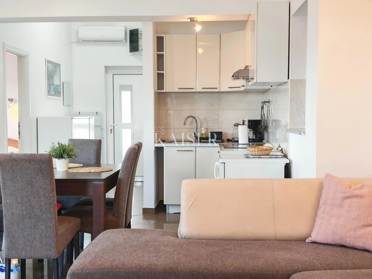 Otok Krk, Čižići - dvosobno stanovanje 55m2, le 60m od morja