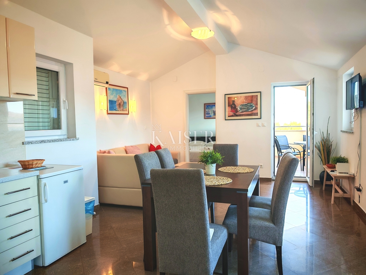 Otok Krk, Čižići - dvosobno stanovanje 55m2, le 60m od morja