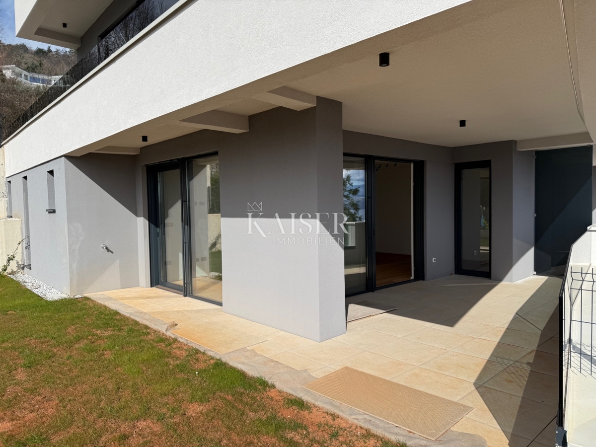 Opatija, Lovran - stanovanje v novogradnji s čudovitim razgledom in vrtom