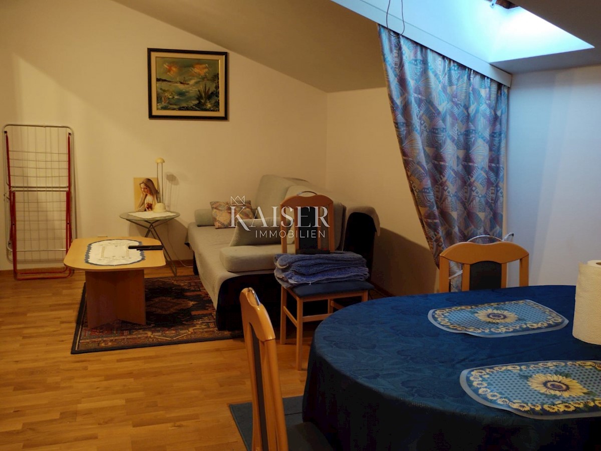 Crikvenica, Selce etaža z dvema apartmajema