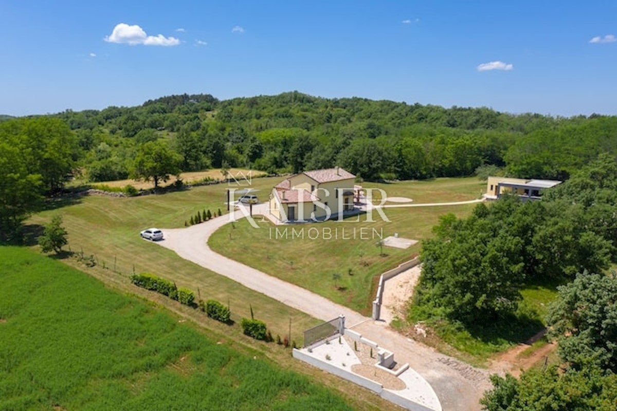 Hiša Trviž, Pazin - Okolica, 300m2