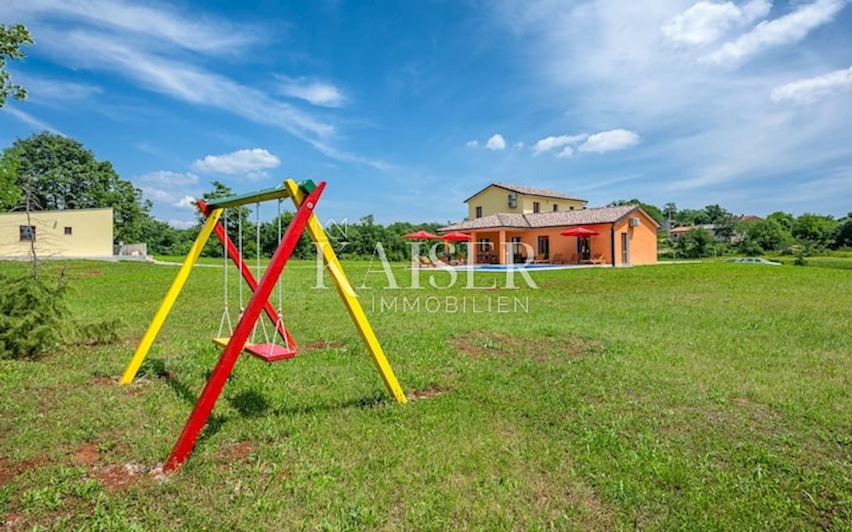 Hiša Trviž, Pazin - Okolica, 300m2