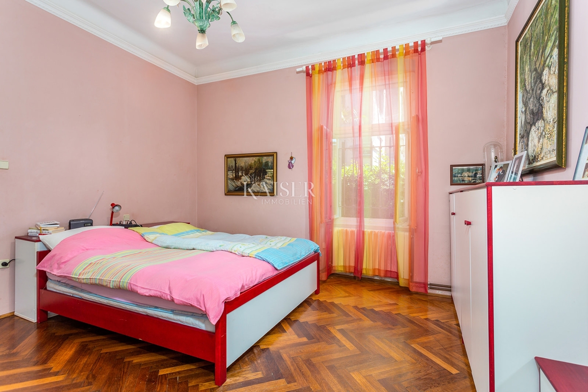 Opatija - etaža vile 50 metrov od morja