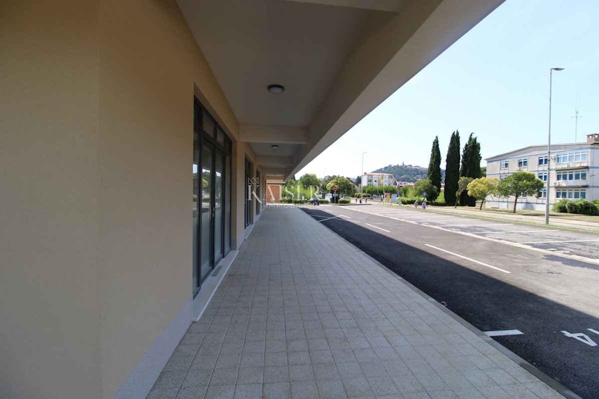 Labin, center - 2 sobno stanovanje s teraso, 62 m2