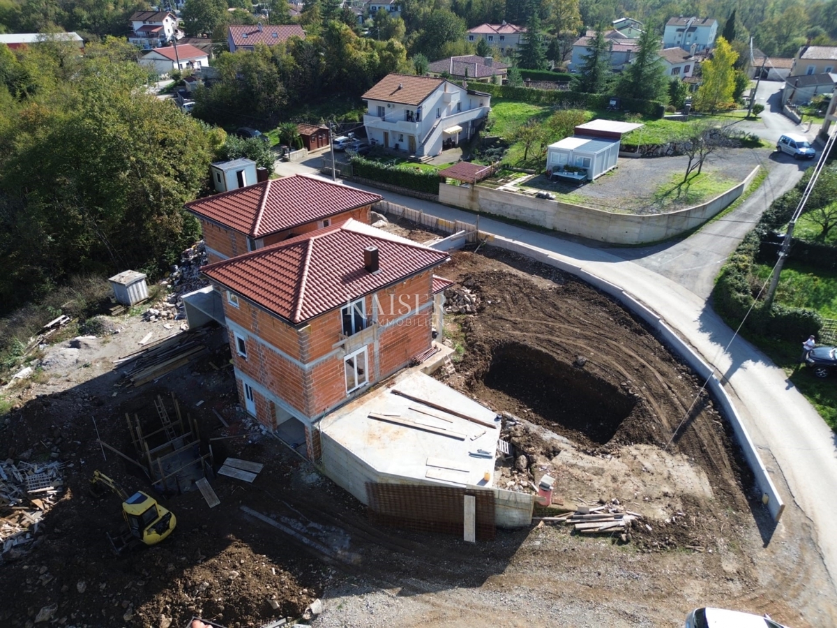 Matulji - trietažno stanovanje, novogradnja na mirni lokaciji