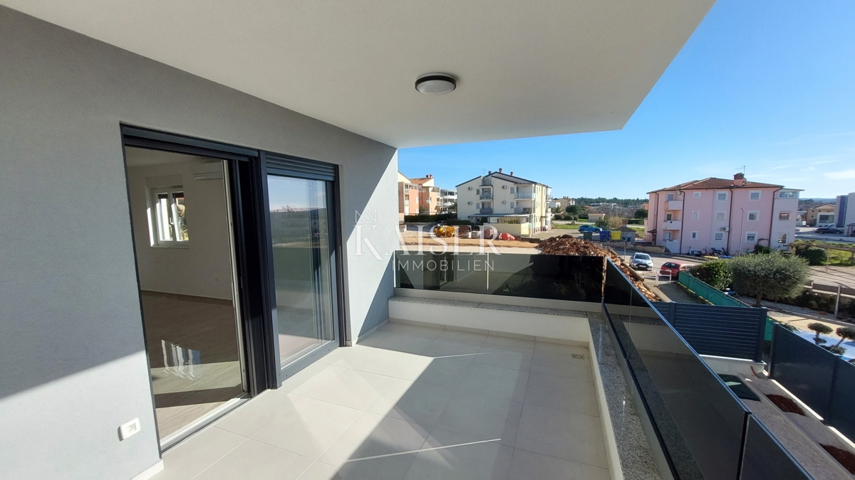 Istra, Novigrad - dvosobno stanovanje z dnevno sobo, 68m2, prvo nadstropje