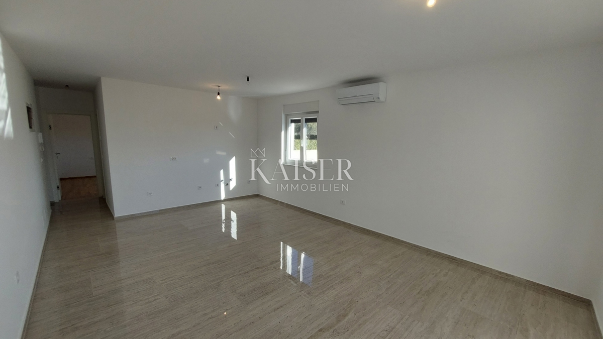 Istra, Novigrad - dvosobno stanovanje z dnevno sobo, 68m2, prvo nadstropje