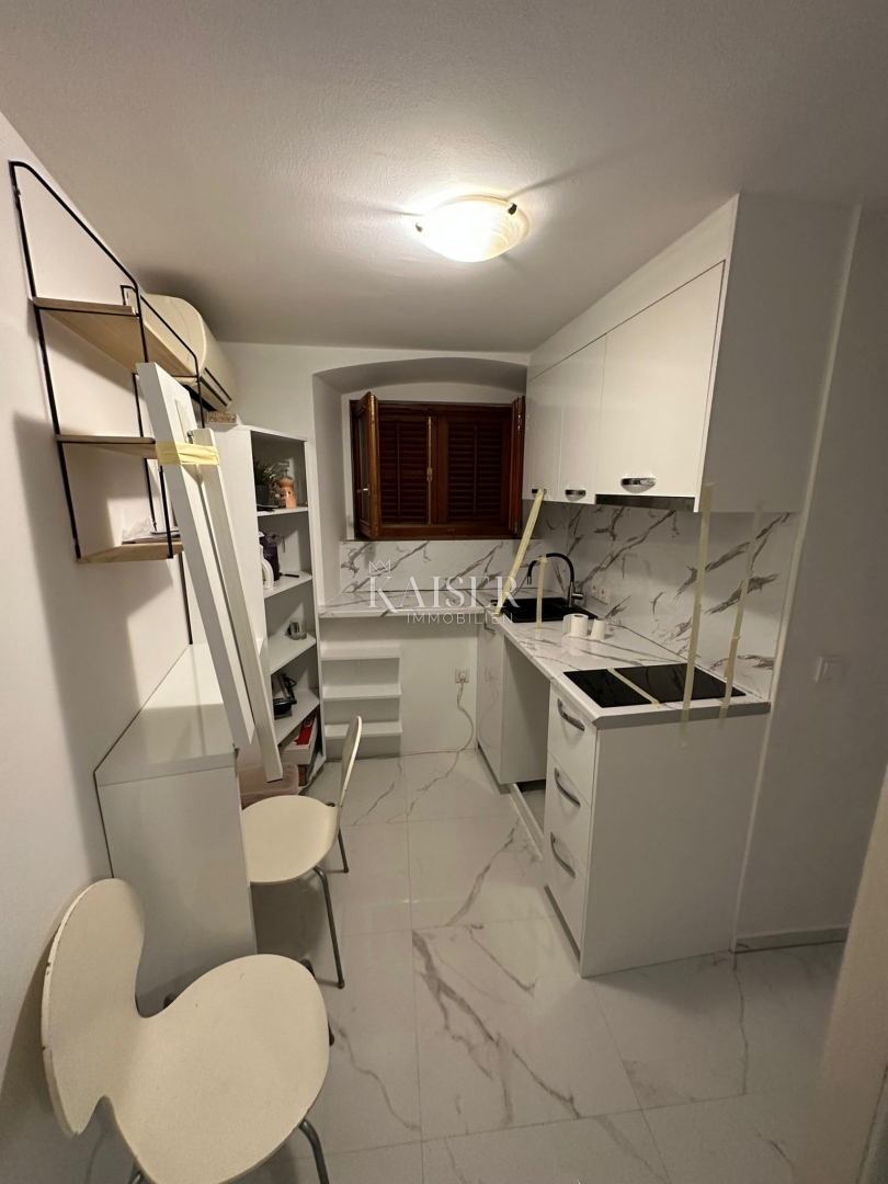 Cres, center - na novo prenovljen apartma v pritličju