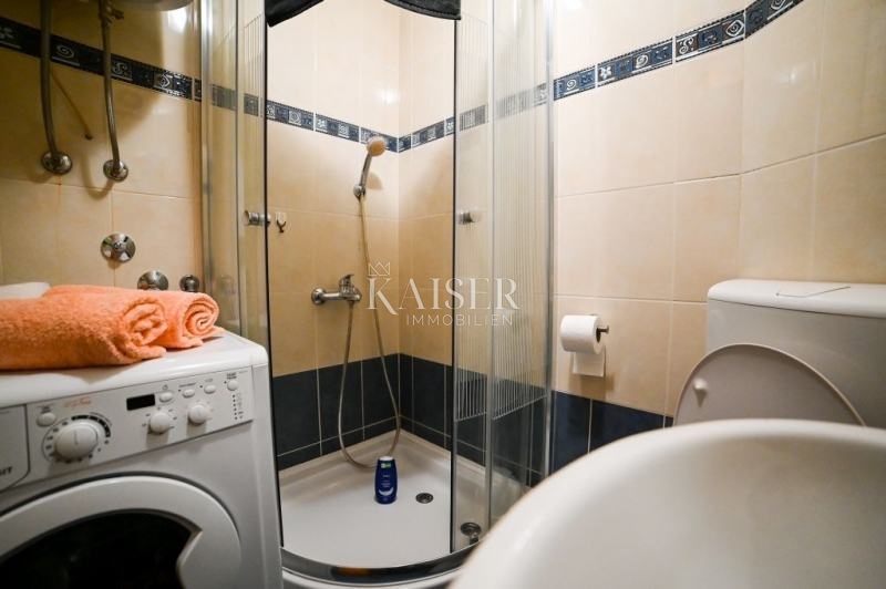 Cres, center - na novo prenovljen apartma v pritličju
