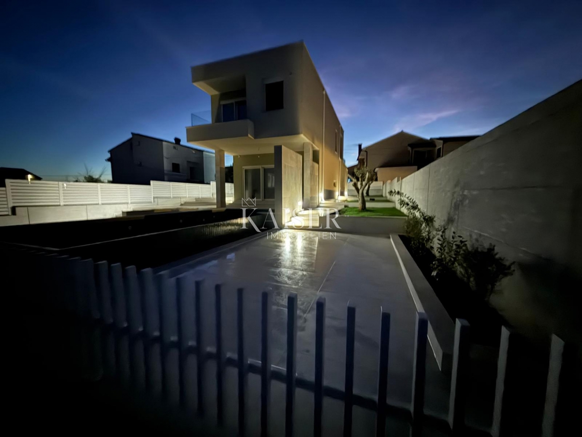 Istra, Ližnjan, moderna vila s čudovitim pogledom na morje