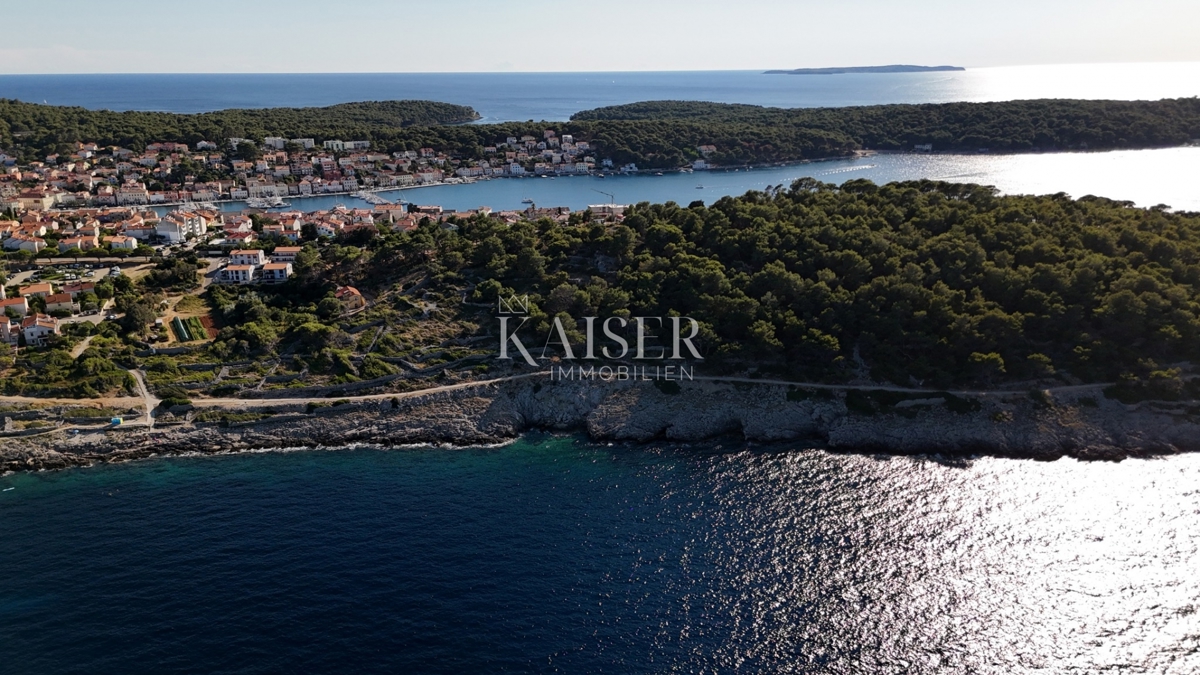  Zazidljivo zemljišče Mali Lošinj, 581m2