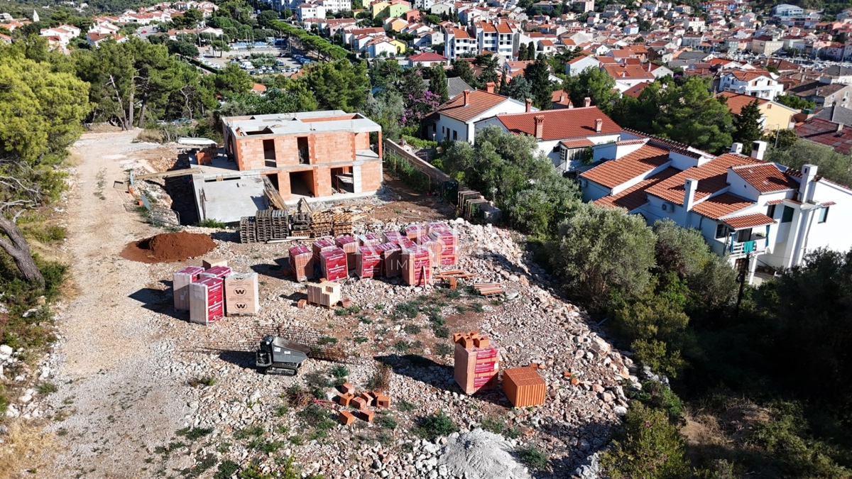  Zazidljivo zemljišče Mali Lošinj, 581m2