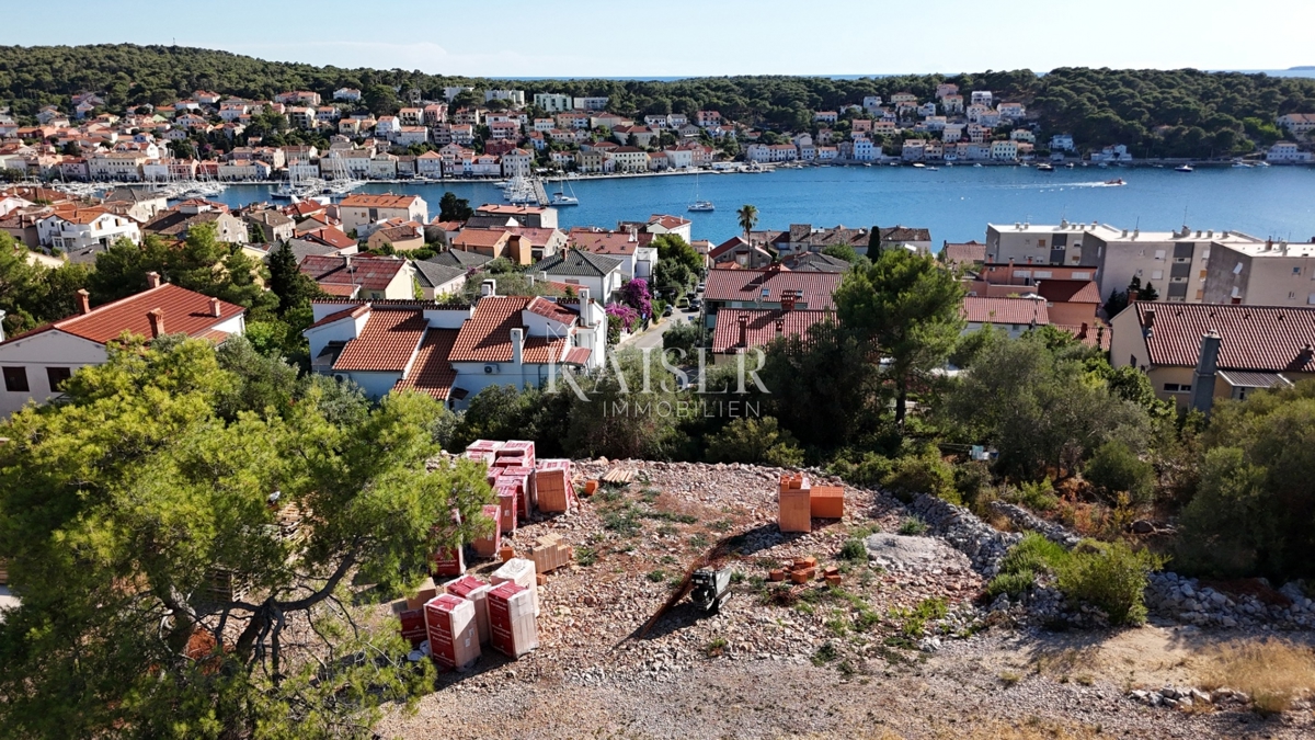  Zazidljivo zemljišče Mali Lošinj, 581m2