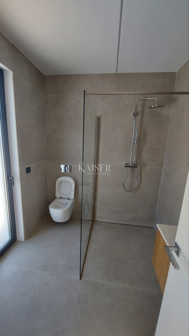 Istra, Poreč, okolica - moderna vila z bazenom, 330m2