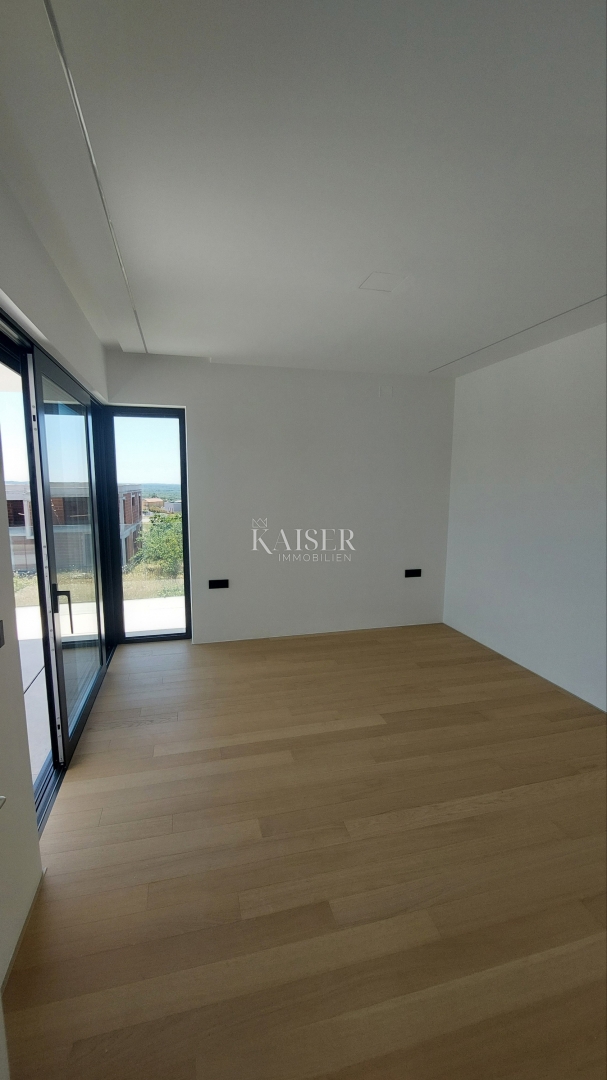 Istra, Poreč, okolica - moderna vila z bazenom, 330m2