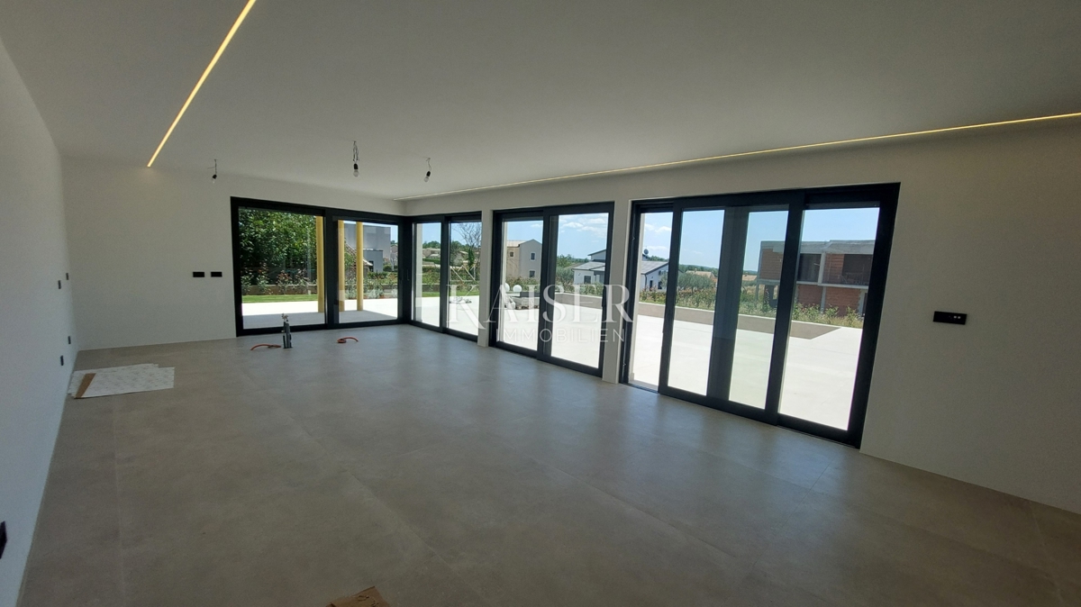 Istra, Poreč, okolica - moderna vila z bazenom, 330m2