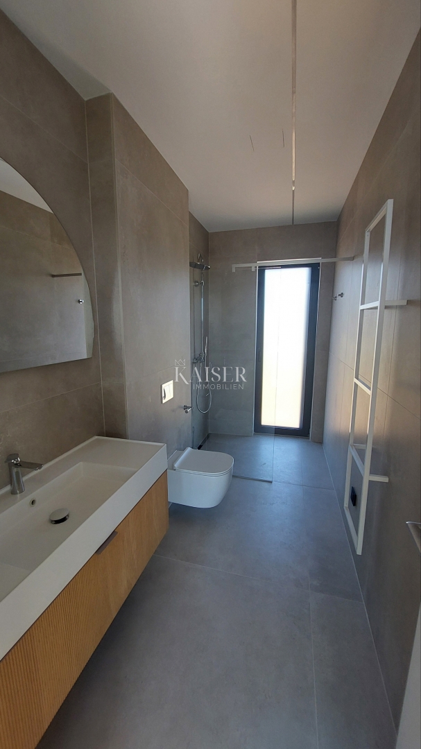 Istra, Poreč, okolica - moderna vila z bazenom, 330m2