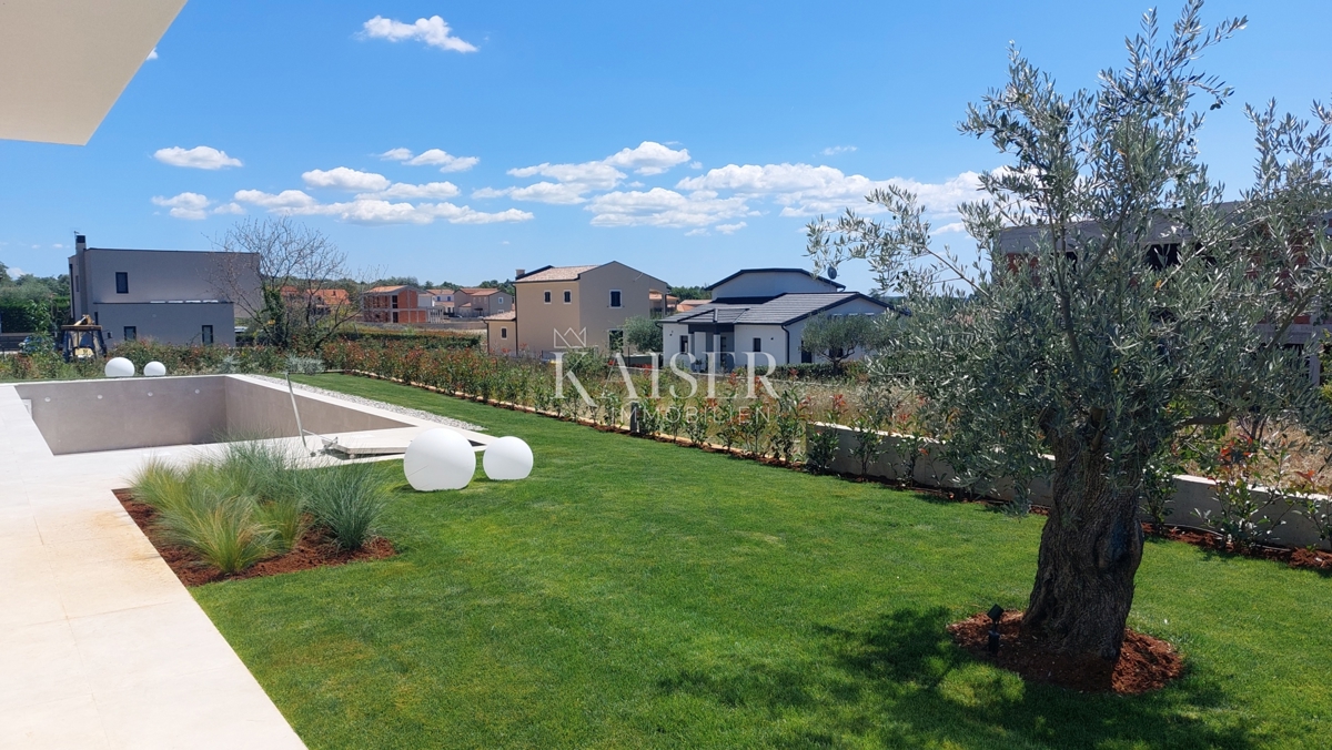 Istra, Poreč, okolica - moderna vila z bazenom, 330m2