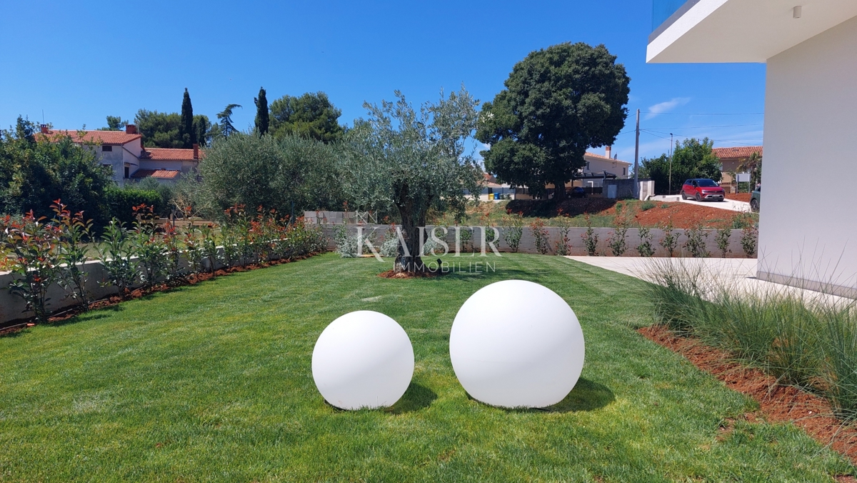 Istra, Poreč, okolica - moderna vila z bazenom, 330m2
