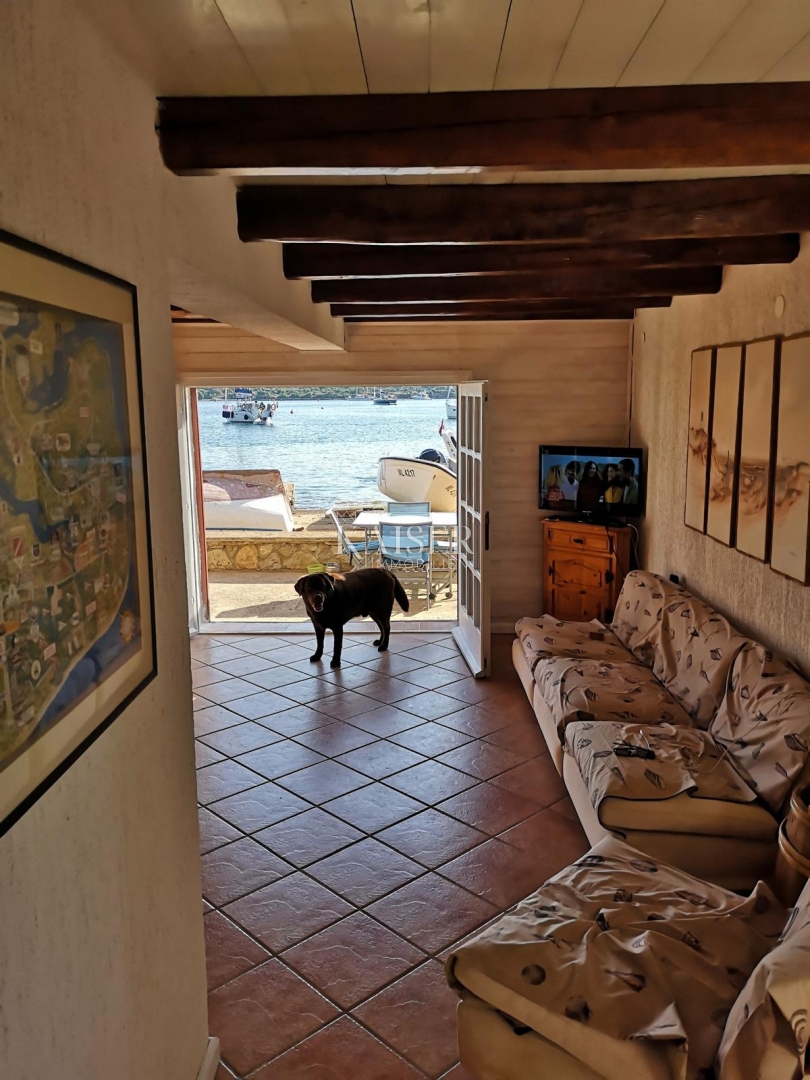 Mali Lošinj, Ilovik - Hiša na obali