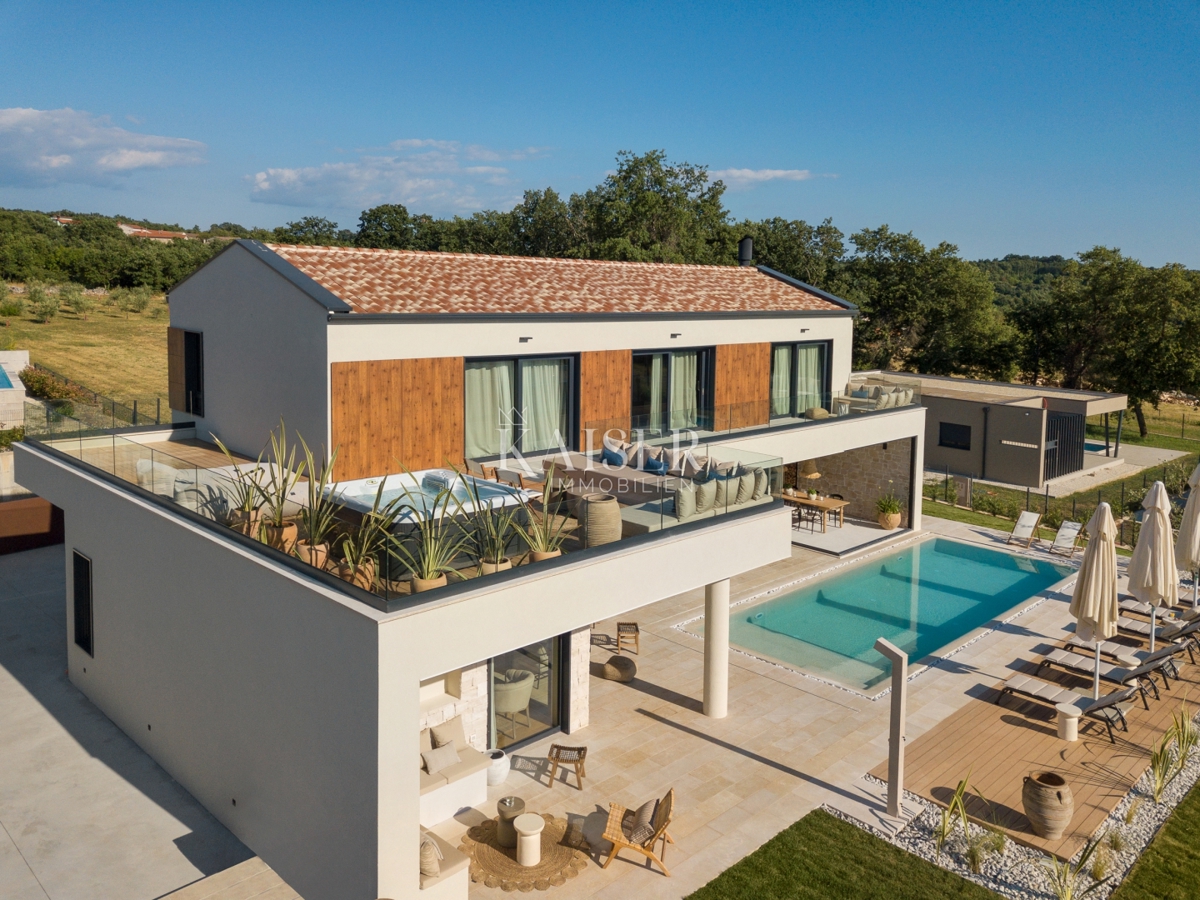 Vila Tinjan, 220m2