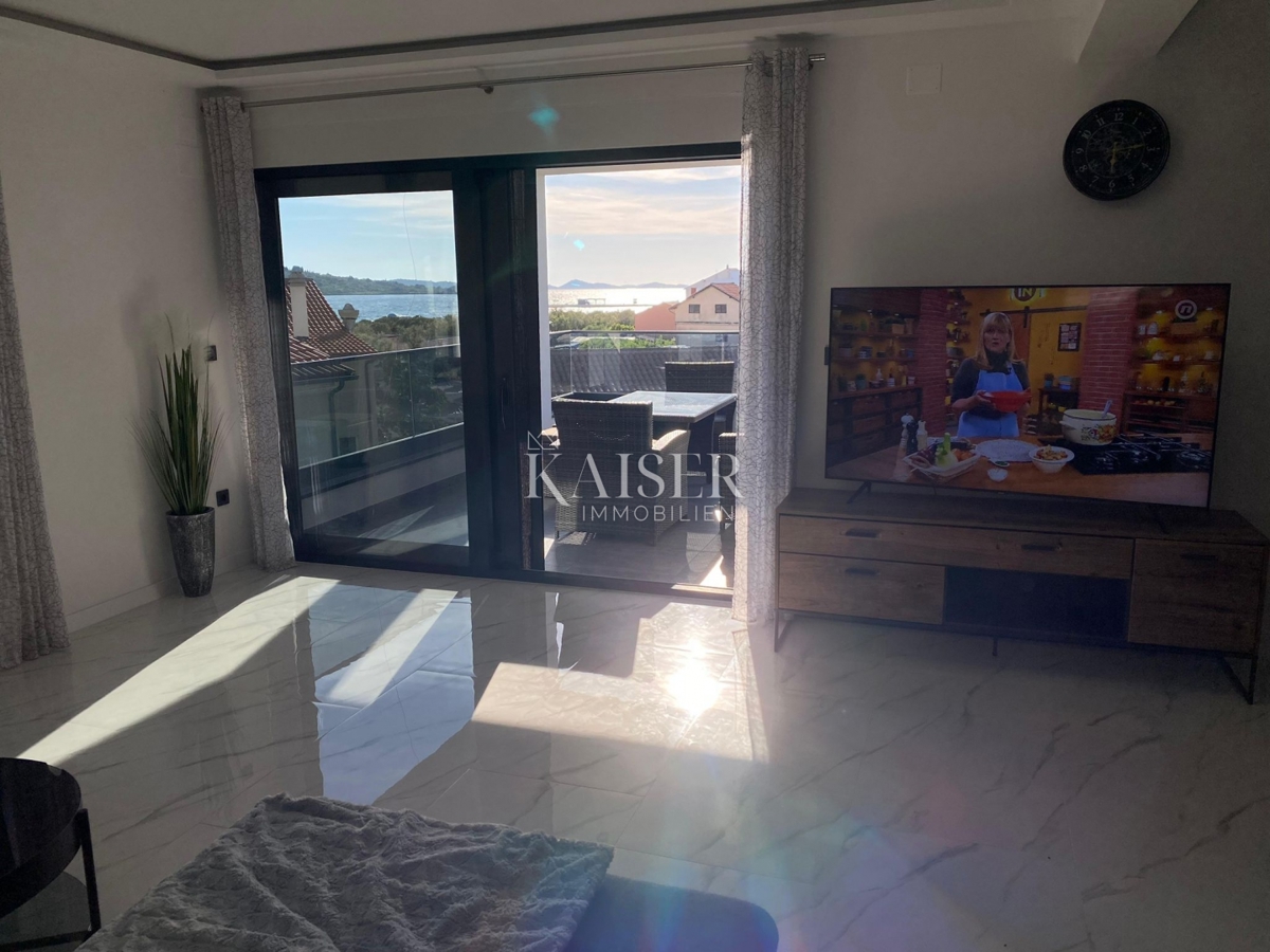 SRIMA, VODICE – EKSKLUZIVNO TRISOBNO APARTMA S POGLEDOM NA MORJE, 50 M OD PLAŽE