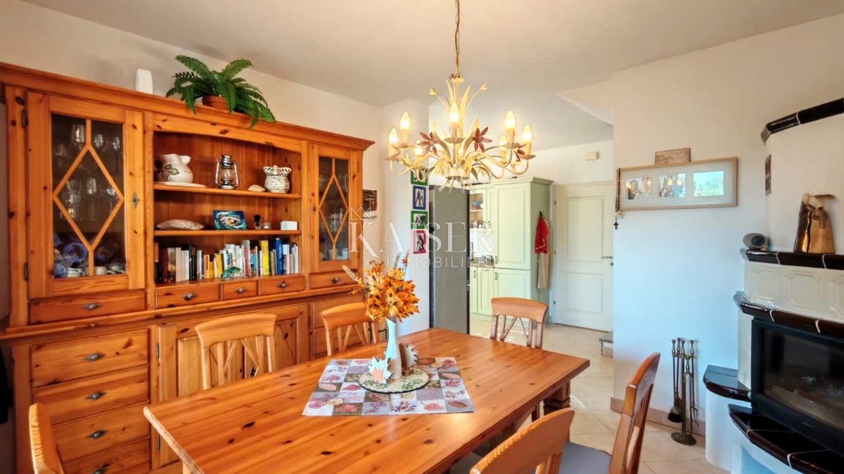 Otok Krk, Malinska - polsamostojna hiša 100m2 s pogledom na morje