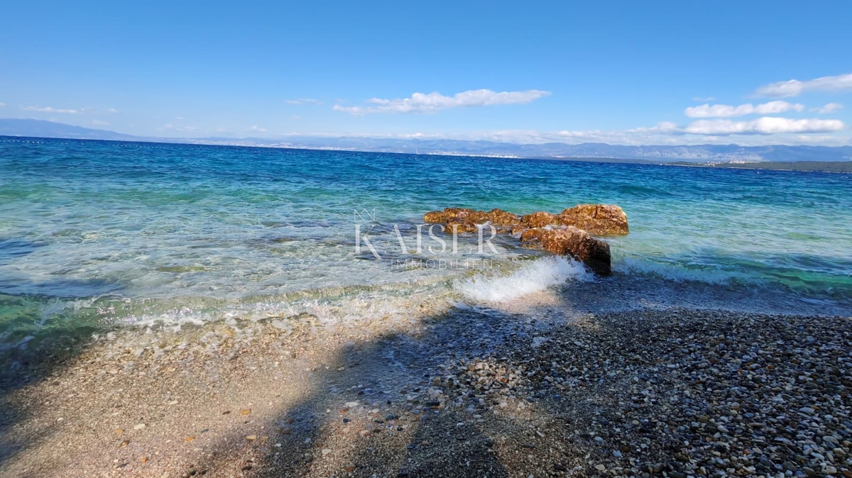 Otok Krk, Malinska - polsamostojna hiša 100m2 s pogledom na morje