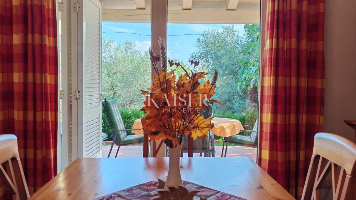 Otok Krk, Malinska - polsamostojna hiša 100m2 s pogledom na morje