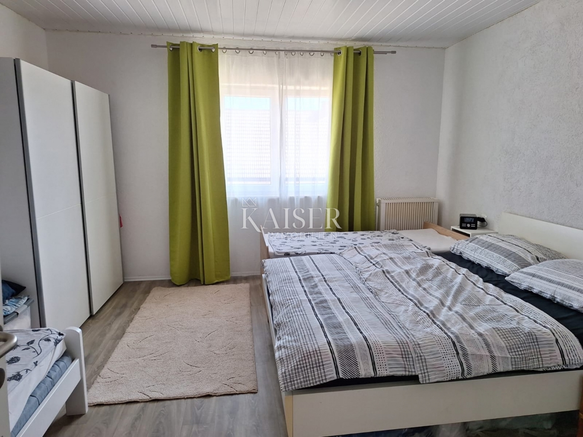Vrbovsko - samostojna hiša z vrtom, na novo prenovljena