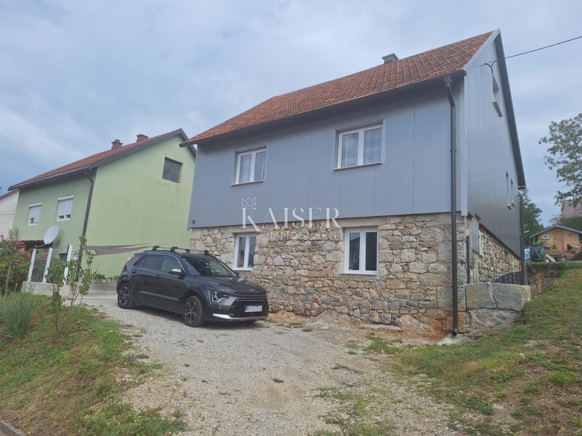 Vrbovsko - samostojna hiša z vrtom, na novo prenovljena