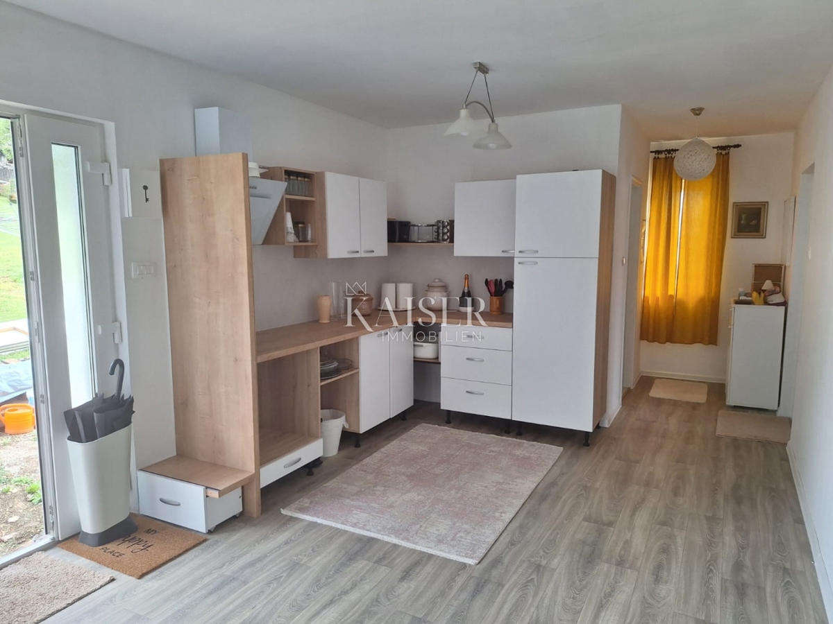 Vrbovsko - samostojna hiša z vrtom, na novo prenovljena